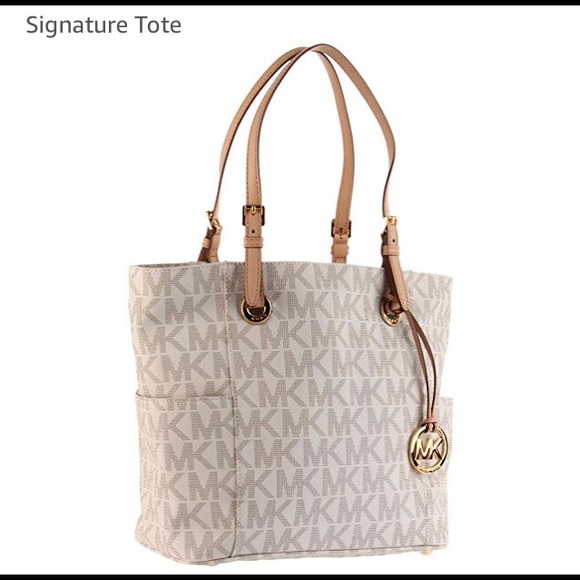 Michael Kors Handbags - Michael Kors Signature Tote